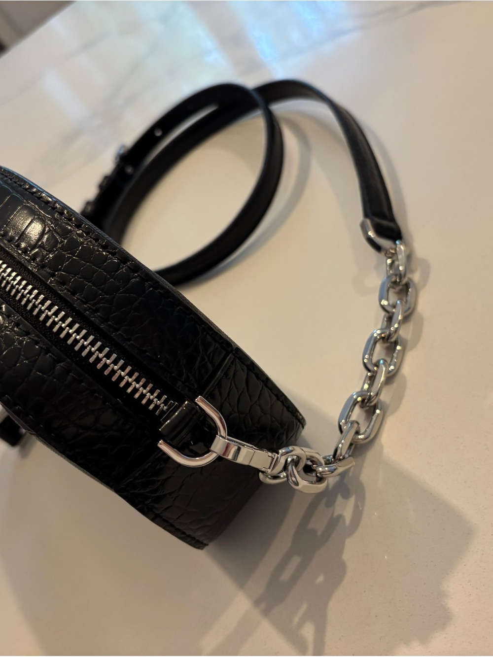 MICHAEL Michael Kors Black Croc-Trim Leather Camera Bag - Picture 3 of 4